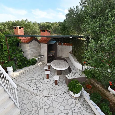 Apartments Majapaula Slatine Exterior photo