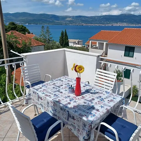 Apartments Majapaula Slatine Exterior photo