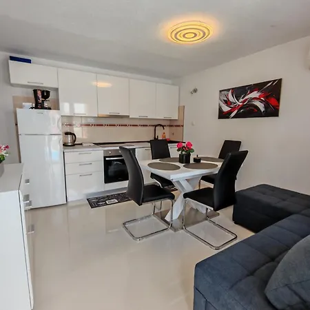 Apartments Majapaula Slatine Exterior photo